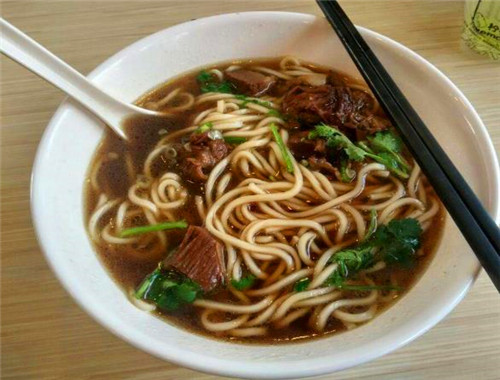 纪先生牛肉面