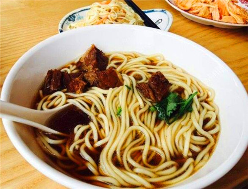 纪先生牛肉面