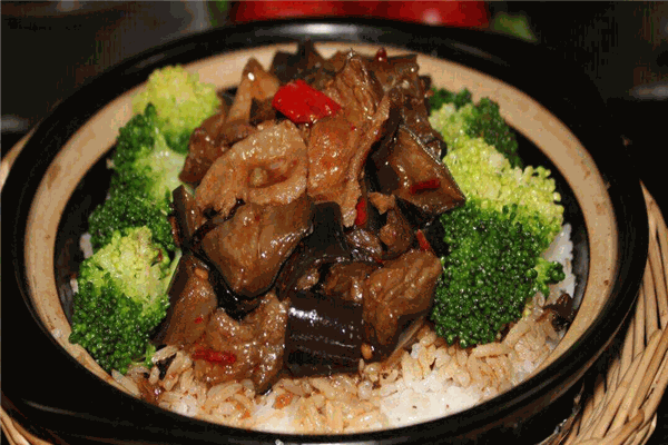 味佳香煲仔饭加盟