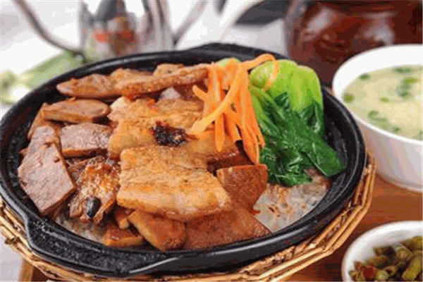 味佳香煲仔饭加盟