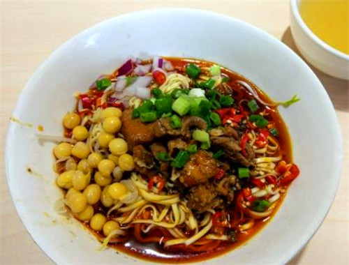 绝代双椒牛肉面