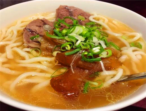 棒仔牛肉面