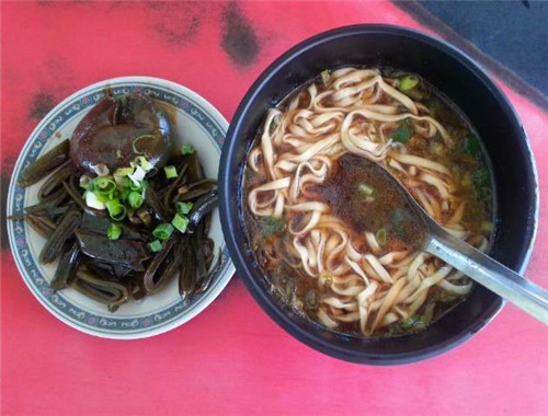 安波尔牛肉面