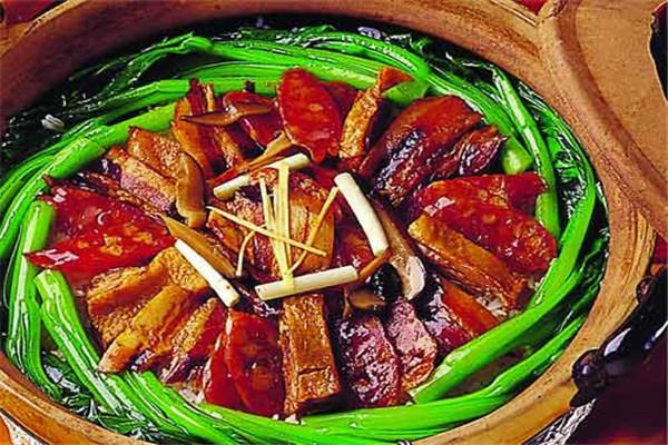 小锅崽煲仔饭加盟