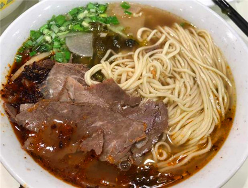 棒仔牛肉面