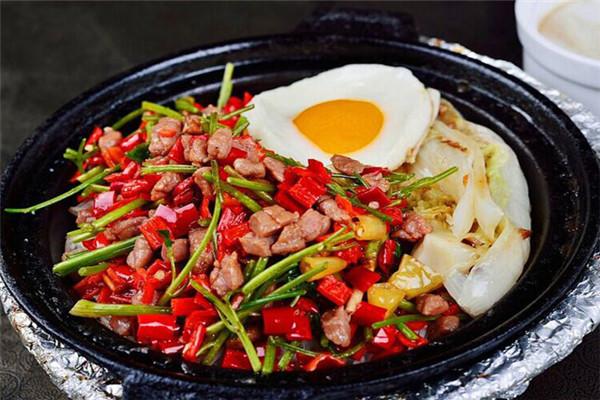 小锅崽煲仔饭加盟