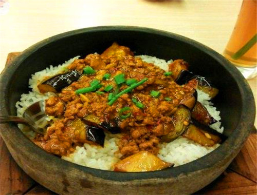 咕噜噜石锅拌饭