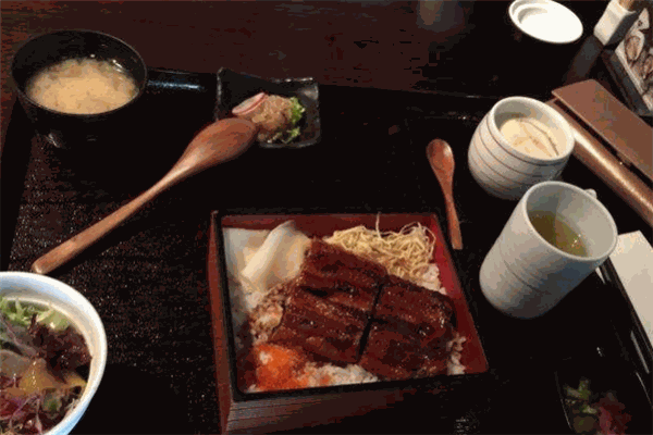 三河新派日式料理