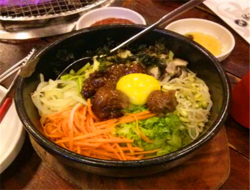 金本家石锅拌饭