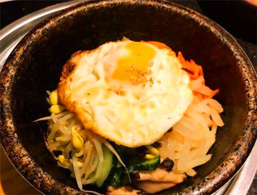 金本家石锅拌饭