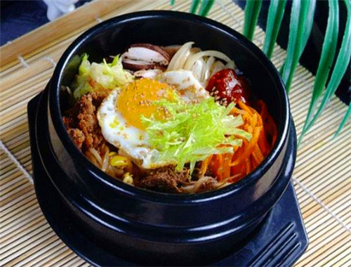 咕噜噜石锅拌饭