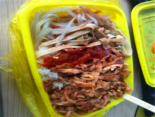 卉小卉烤肉拌饭