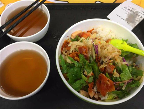 熊三拌饭