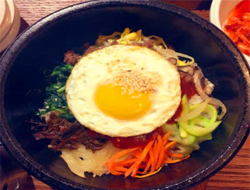 朴式石锅拌饭
