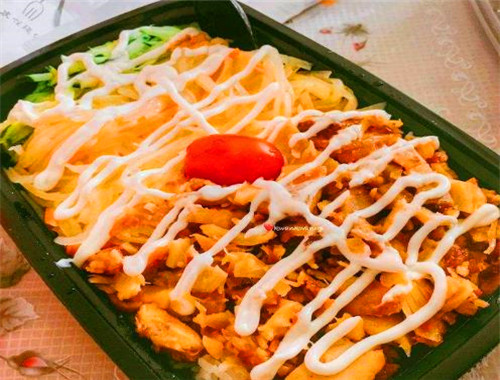 品胜客烤肉拌饭
