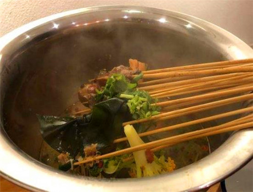 椒羞串串香