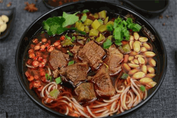 亮成圆黑山羊米粉
