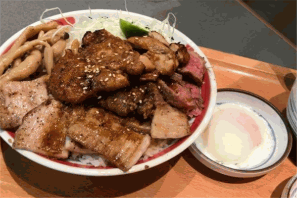 七丼日式烧肉饭