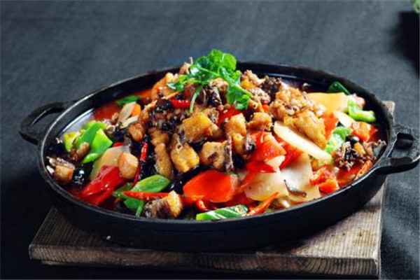 辛小牛干锅煎肉饭