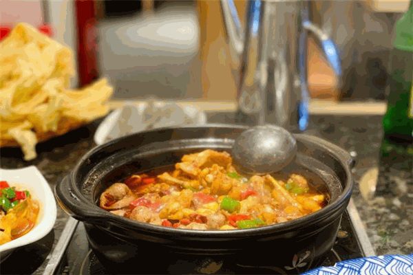 火胖子肥肠煲