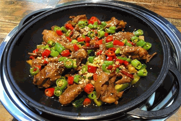 巴道特色干锅