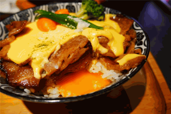 丼房火焰烧肉饭