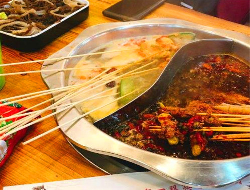 小扁担串串香火锅