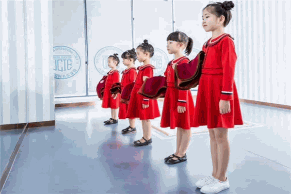 UCIE儿童国际礼仪课程