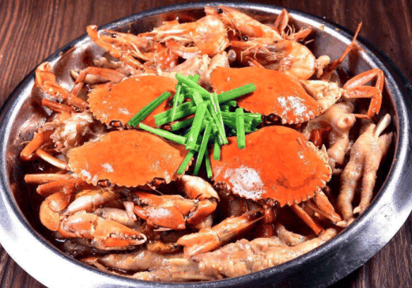 邂逅肉蟹煲火锅