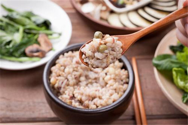 贰贰柒粗茶淡饭