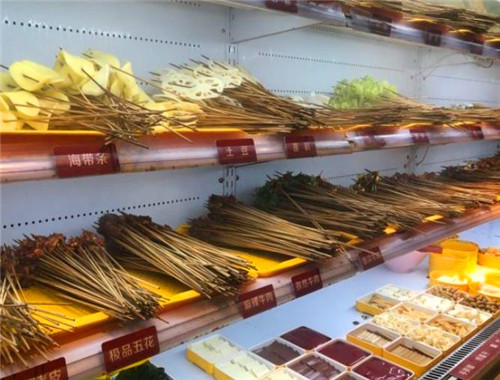 签手砂锅串串香