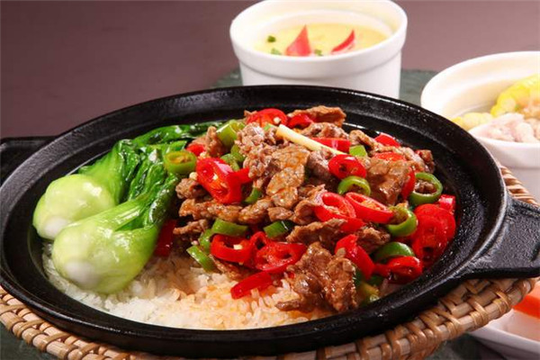 锅巴香香煲仔饭加盟