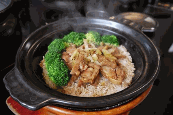 御品香煲仔饭加盟