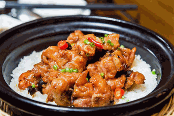 川香煲仔饭加盟