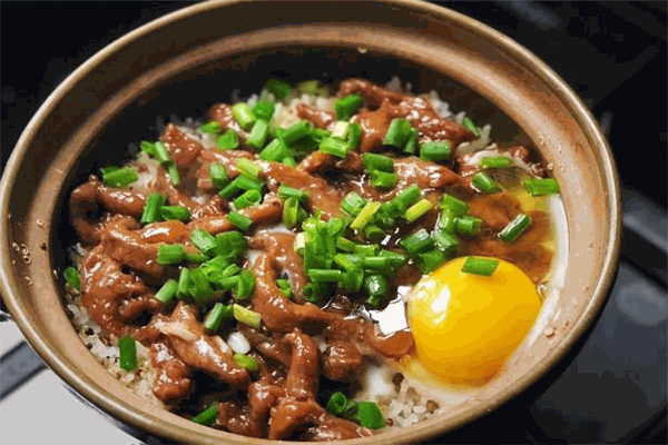 煜品膳煲仔饭加盟