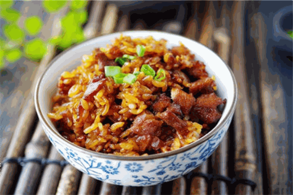 金凤凰煲仔饭加盟