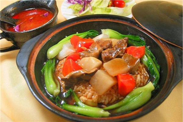 风味煲仔饭加盟