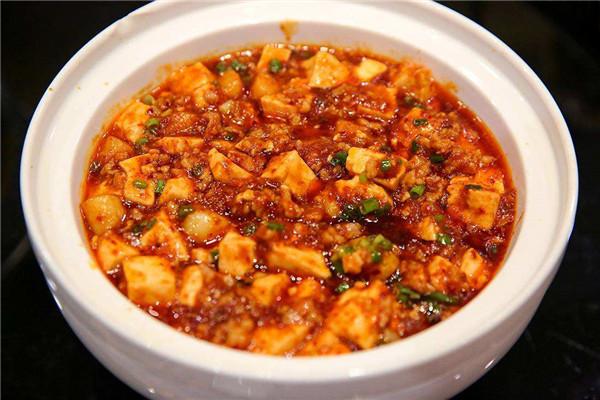 金嘴巴煲仔饭餐厅加盟