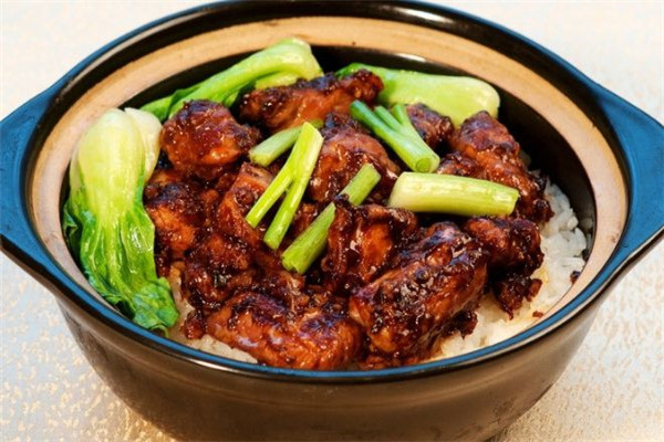 金嘴巴煲仔饭餐厅加盟