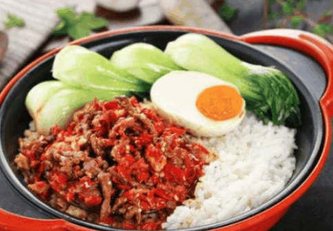简单小厨煲仔饭