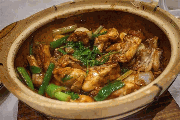 锅巴郎特色煲仔饭加盟