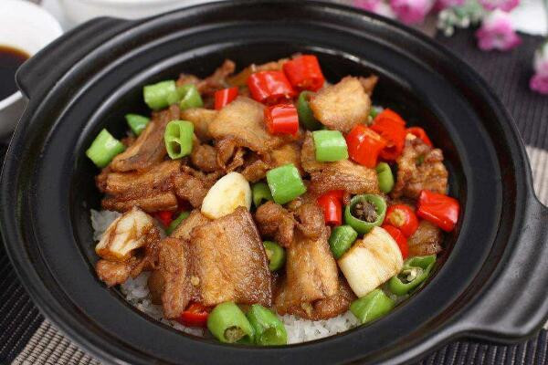 正宗煲仔饭加盟