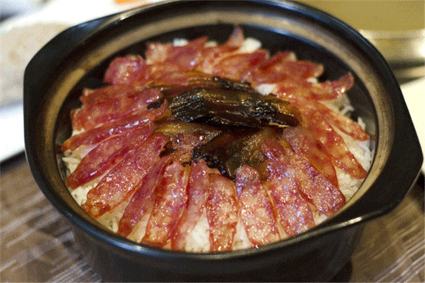 正宗煲仔饭加盟