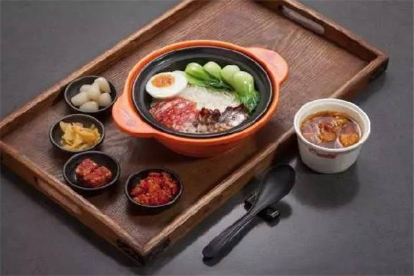 帥小宝煲仔饭加盟
