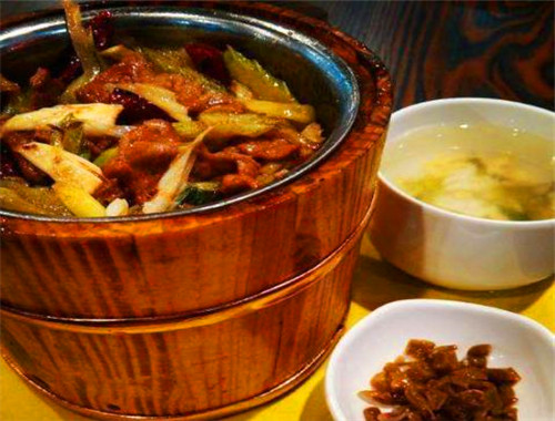 兴盛圆木桶饭