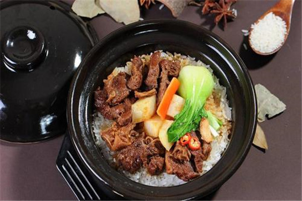 柒煲广式煲仔饭加盟