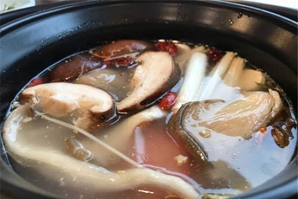 草甸大鹅养生鹅汤锅