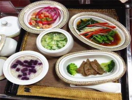 红墙月子餐