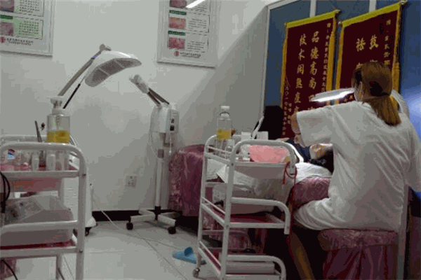 苗系芳颜加盟