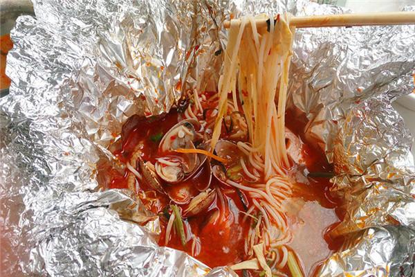 梓豪天下煲仔饭花甲米线